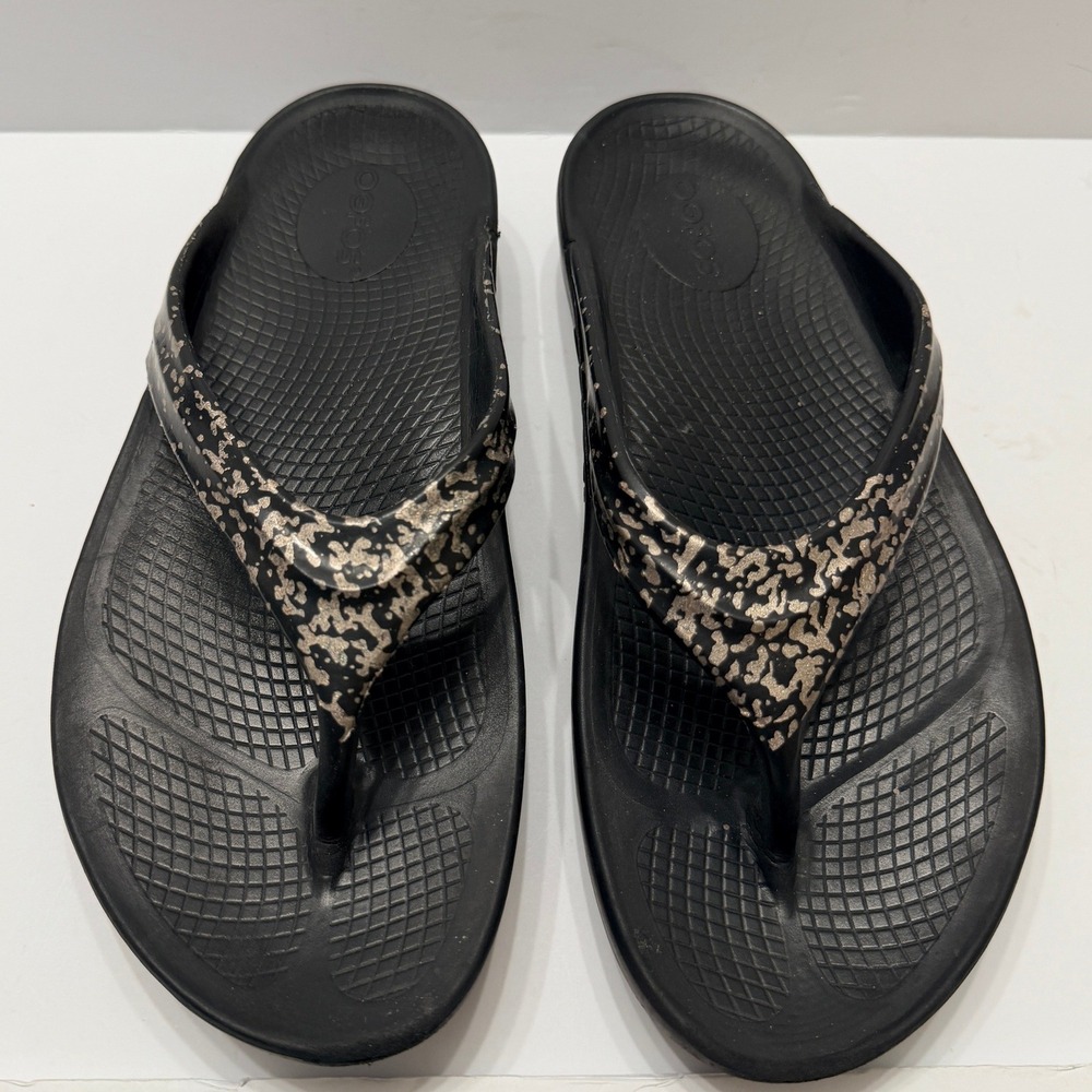 Oofos OOlala Luxe Sandal Women 10 Black Splatter Comfort Recovery Flip Flop